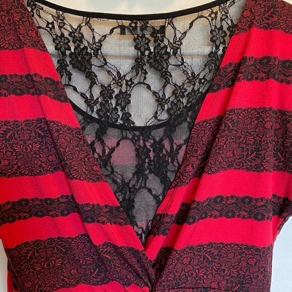 suzy Shier Summer Casual lacy tufted back Red Women's Blouse. Size  Large - Picture 7 of 8